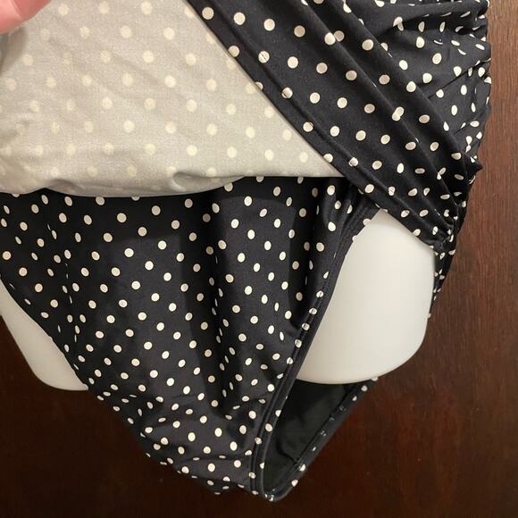 Old Navy Brand Women's XL Black & White Polka Dot One Piece Swimsuit Flattering - Picture 4 of 8